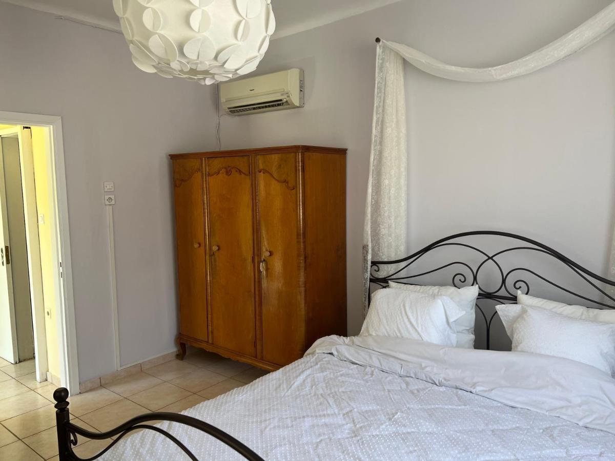شقة Yiayia Katina'S House Corinth المظهر الخارجي الصورة