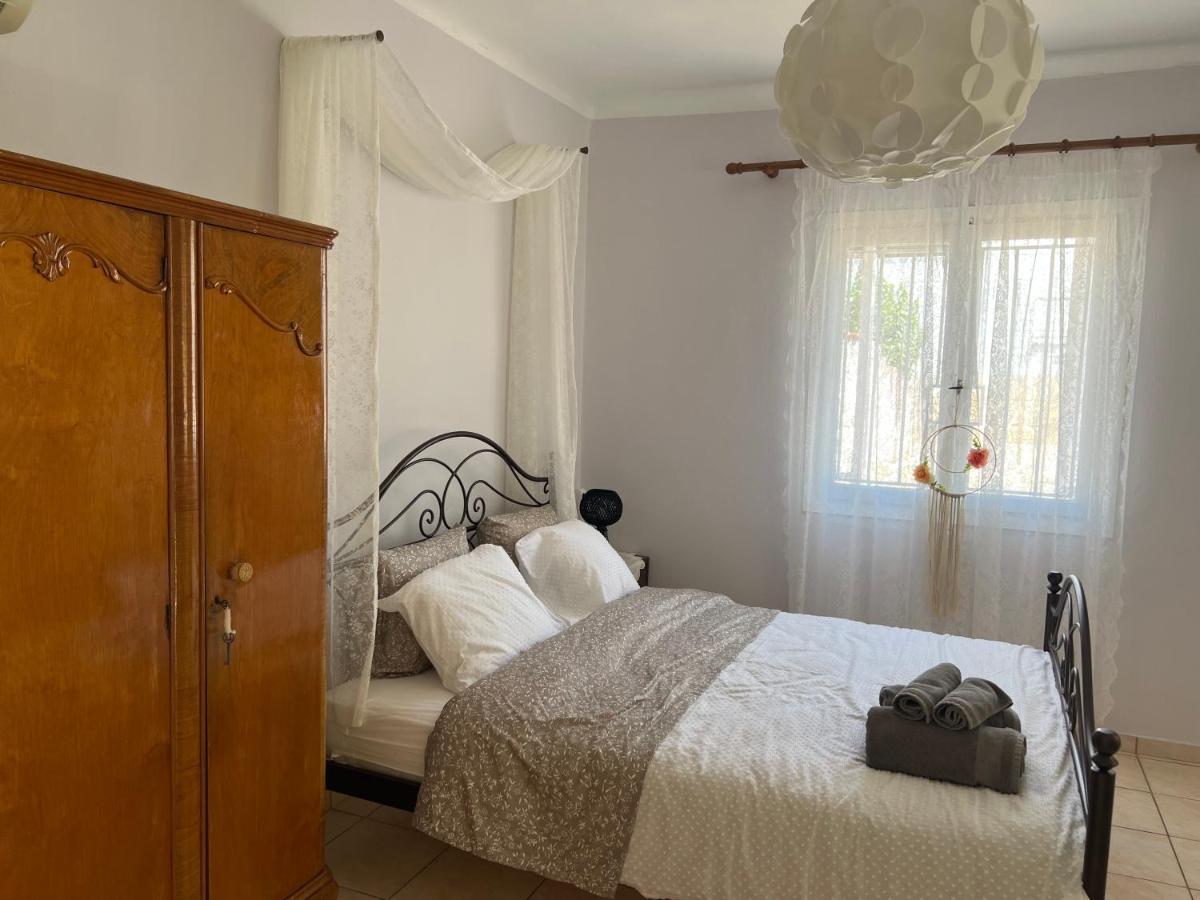 شقة Yiayia Katina'S House Corinth المظهر الخارجي الصورة